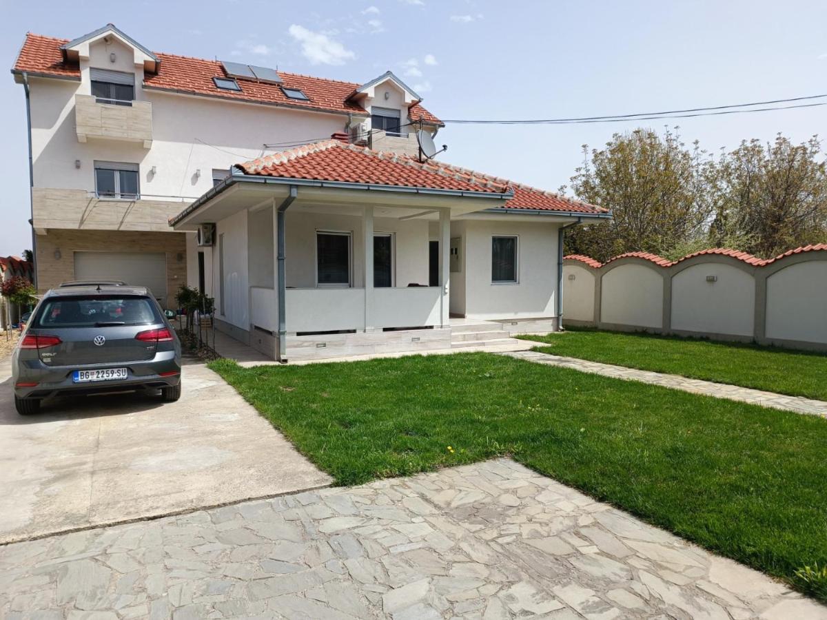 Serbian Home With Garden Krnjaca ภายนอก รูปภาพ