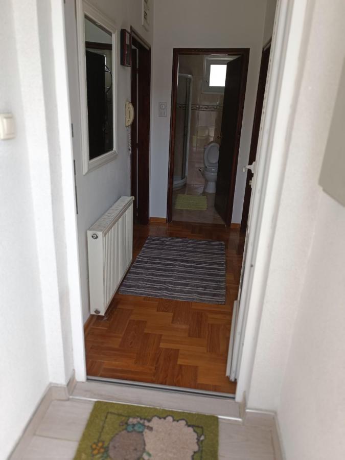Serbian Home With Garden Krnjaca ภายนอก รูปภาพ