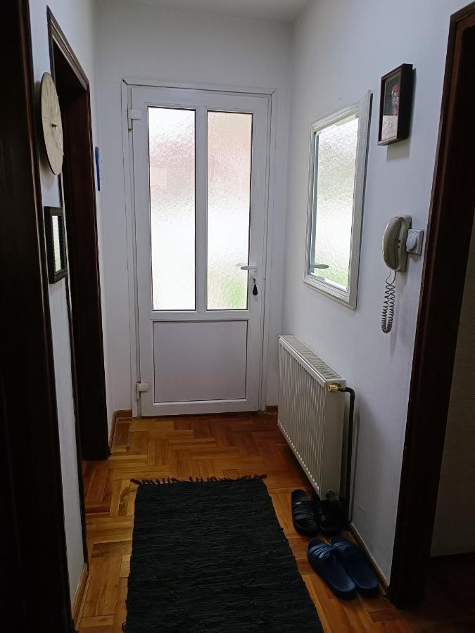 Serbian Home With Garden Krnjaca ภายนอก รูปภาพ