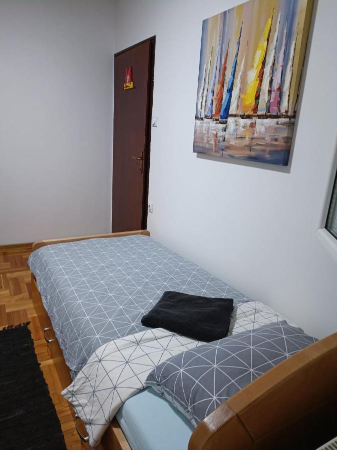 Serbian Home With Garden Krnjaca ภายนอก รูปภาพ