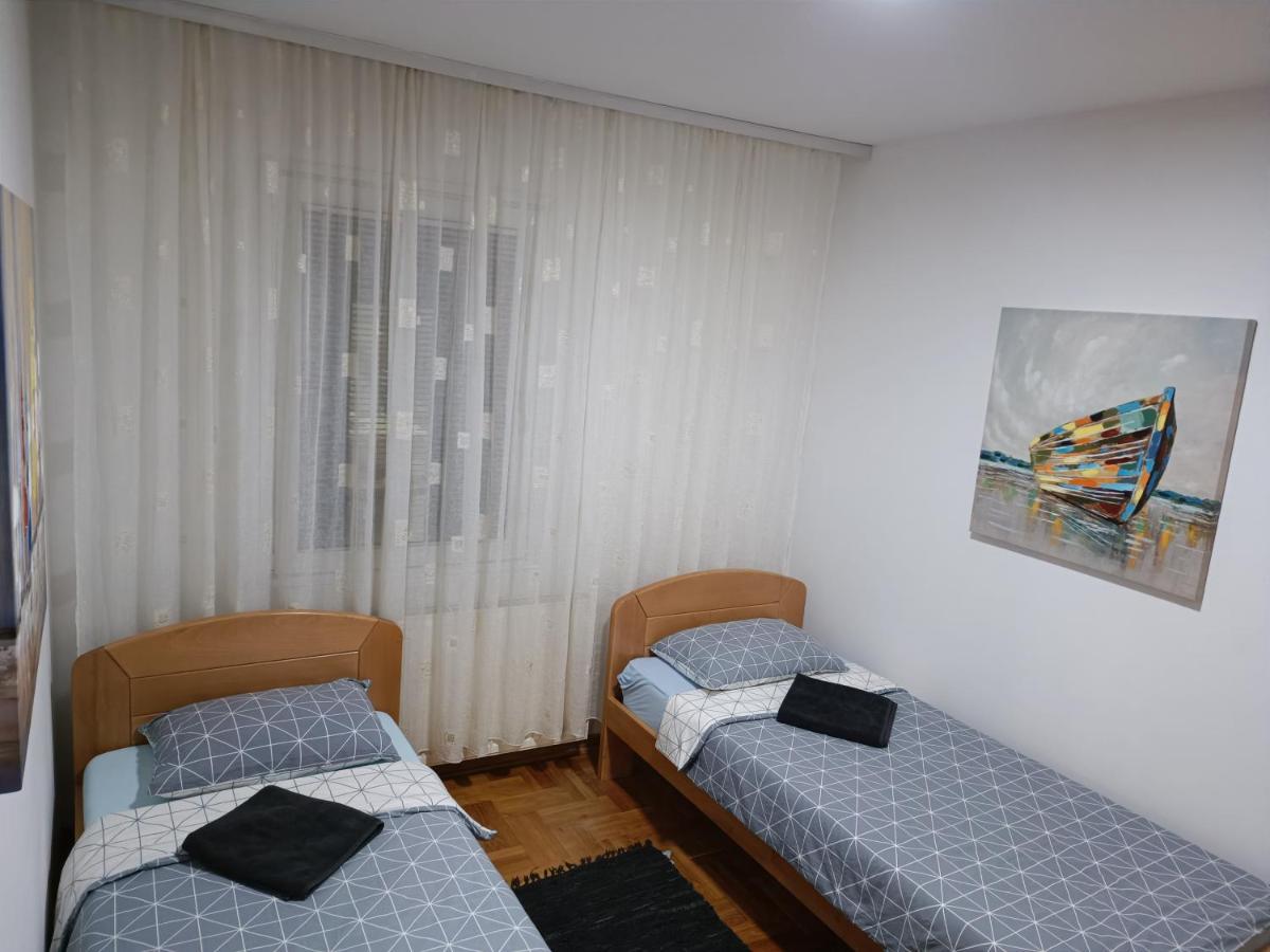 Serbian Home With Garden Krnjaca ภายนอก รูปภาพ